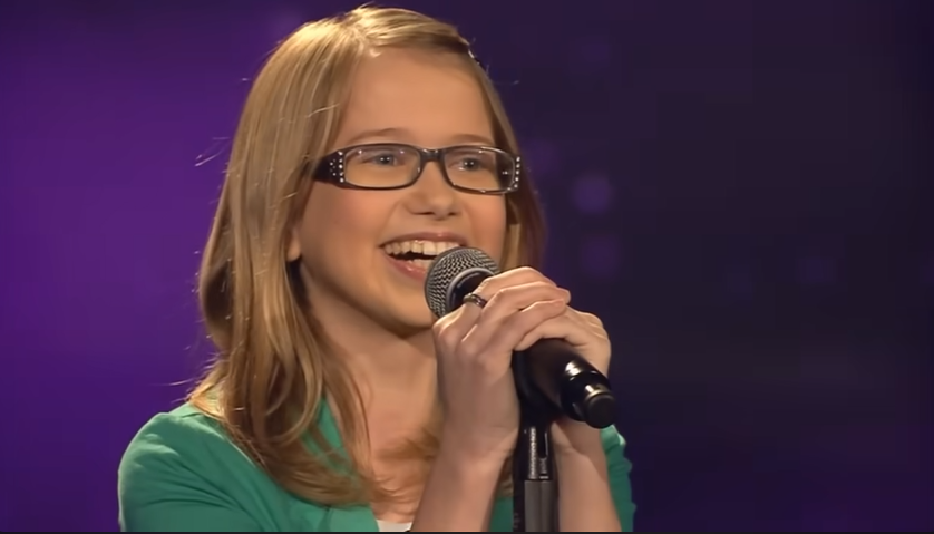 When 13-year-old Laura walked onto the stage of The Voice Kids Germany, no one expected what was about to happen.