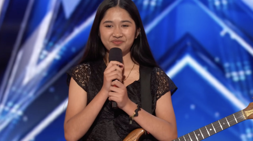 Die stille 16-Jährige, die alle schockierte, in dem Moment, als sie ihre Gitarre in die Hand nahm